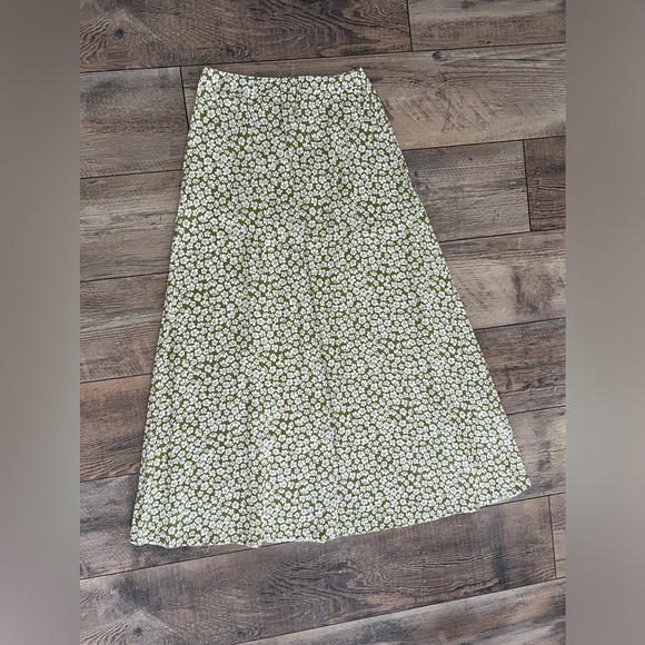 ASOS high rise button up flower long flowy maxi skirt. Front slit. - Picture 6 of 6